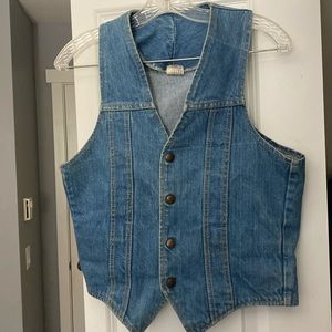 Vintage jean vest with snaps